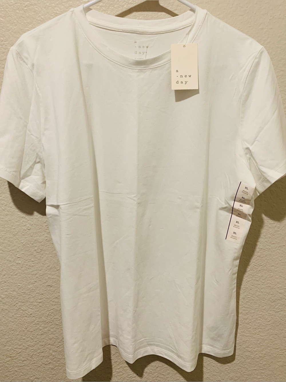 a new day Women’s white  Crew Neck Short Sleeve Tee